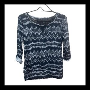 Small French Laundry woman's shirt Black& Gray 3/4 button up sleeve.